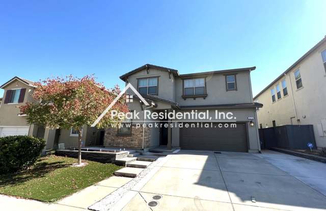 Updated 4bd/3ba Fair Oaks Home with Large Loft photos photos