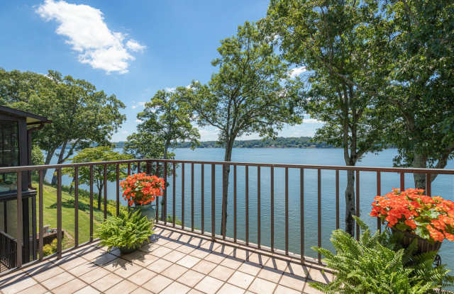 4336 Lakeshore Lane Gallery 2