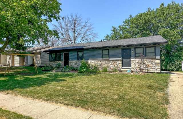 1315 Woodstock Ave - 1315 Woodstock Avenue, Ames, IA 50014