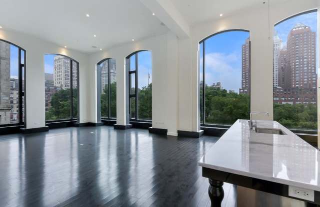 15 Union Sq W - 15 Union Square West, New York City, NY 10003