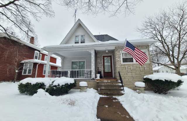 State St., 621 photos photos State St., 621 photos photos