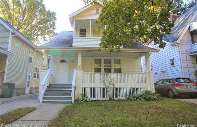 347 W CHESTERFIELD (LOWER UNIT) Gallery 2