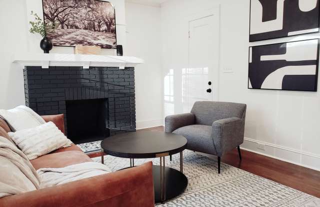 Room in 4 Bedroom Home at Evans Dr SW Gallery 4