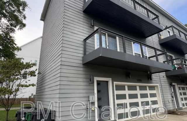1106 N Alexander St photos photos