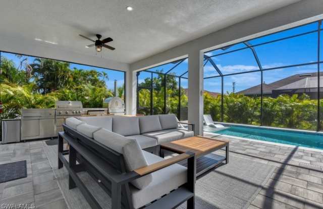 4615 SW 18th Avenue photos photos