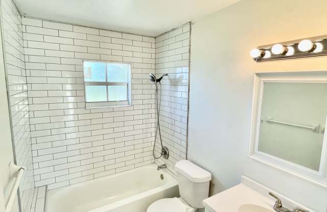 922 Andalusia Boulevard - Gallery 4