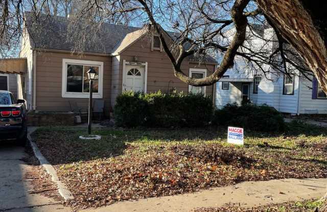Charming 3BR House in Wichita - 1515 Woodland North, Wichita, KS 67203
