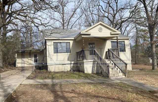 Park Hill Bungalow - 323 Belmont Drive, North Little Rock, AR 72116