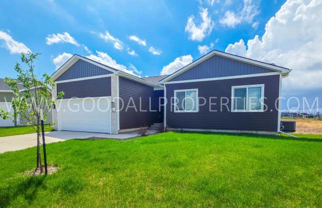 4 bedroom 3 bathroom Ranch style home with finished basement in Waukee Gallery 1