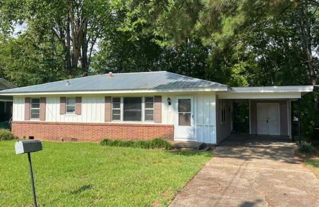 Renovated 3 Bedroom 1 Bath Home for Rent! - 303 Nanney Drive, Tupelo, MS 38801