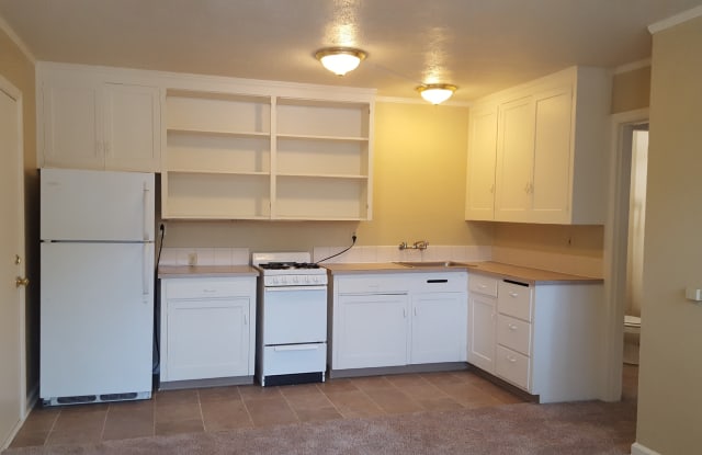 7320 South East Milwaukie Avenue - 7320 SE Milwaukie Ave, Portland, OR 97202