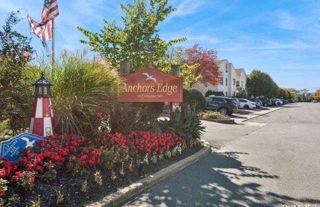 39 Anchor St - 39 Anchor Street, Freeport, NY 11520