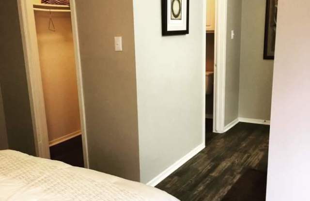 16497 Henderson Pass Gallery 2