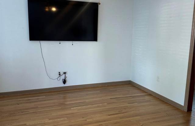 242 Sommerville Place Gallery 4