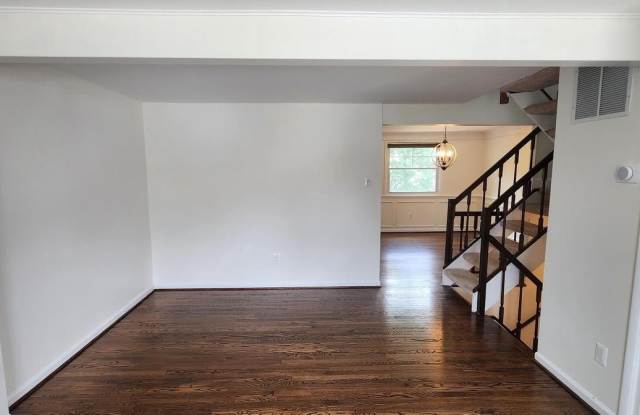 13592 BENTLEY Circle Gallery 2