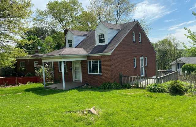 Beautiful 4BD 1BA House in Penn Hills photos photos