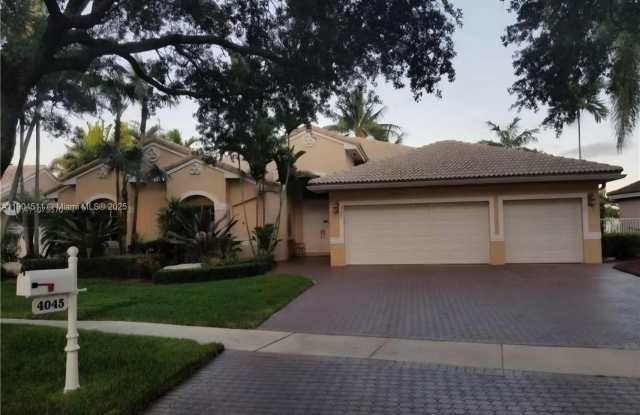 4045 SW 151st Ter photos photos