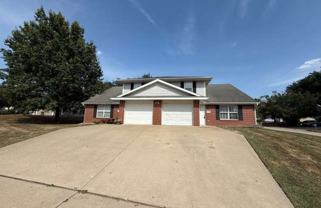 4 bedroom, 2 Bathroom Duplex photos photos