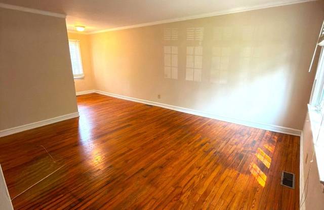 Condo in Myers Park Area! Gallery 3