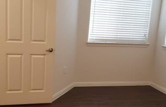 1562 Marbach Oaks Gallery 3