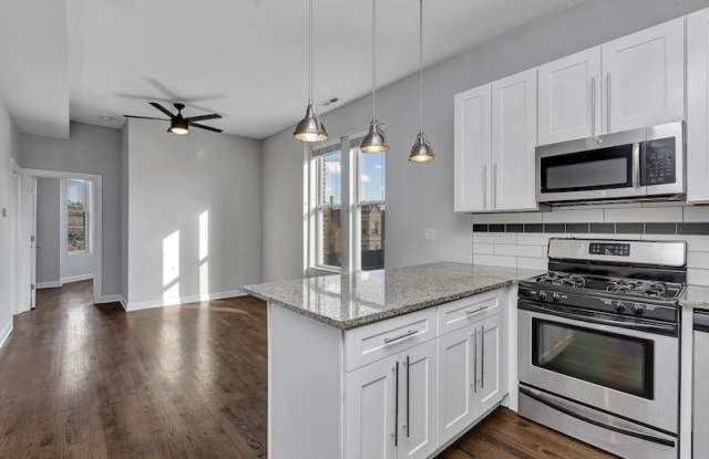 1056 North Damen Ave. photos photos