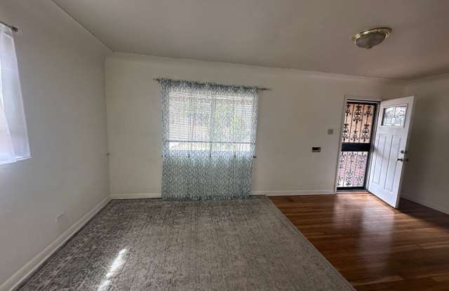 LONG REALTY AND PROPERTY MANAGEMENT- 4BED 2BATH IN Denver - 3670 Oneida Street, Denver, CO 80207