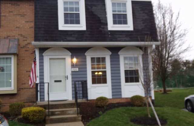 2616 South Kings Arms Circle - 2616 South Kings Arms Circle, Centerville, OH 45440