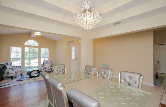 1422 W. Chinaberry Ct. Gallery 4