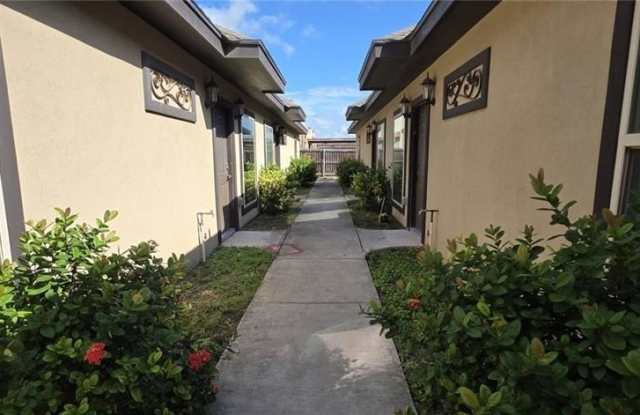 201 Teak Drive Gallery 3