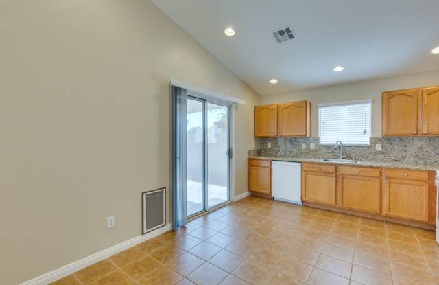 Single story 3 bedroom home in a lovely NW community photos photos