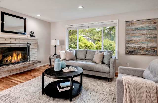 Spacious 4-Bedroom Home in Finn Hill for Rent Gallery 4