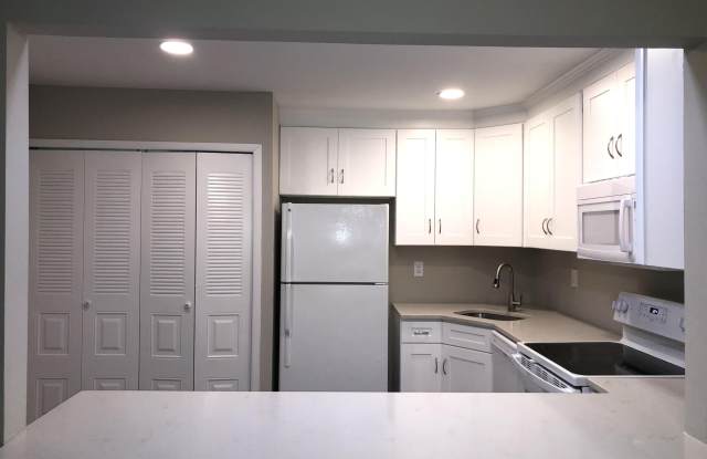 128 Amberly Drive Gallery 1