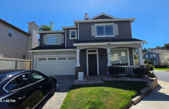 SAN DIEGO / SERRA MESA - Stonecrest Village.  Very Nice 3 Bedroom + Loft / 3 Bath House.  AVAILABLE NOW! Gallery 1