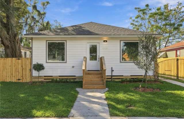 5308 ST. ANTHONY Gallery 2