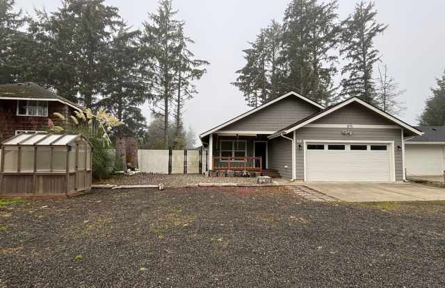 Gardner's delight with this spacious 3-bedroom home! Gallery 3