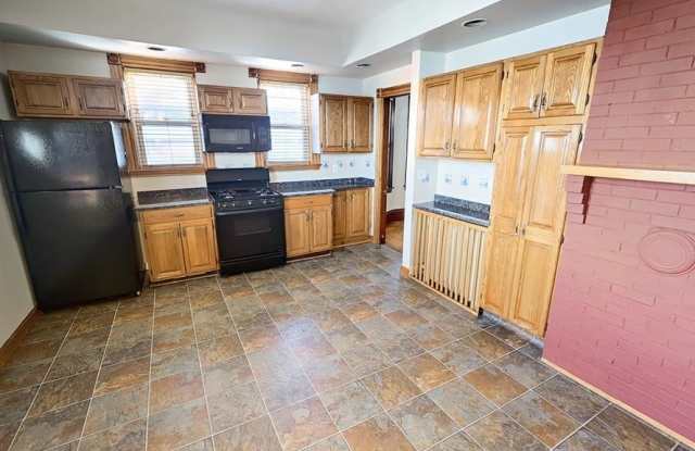 18 Pleasant St - 18 Pleasant Street, Boston, MA 02125
