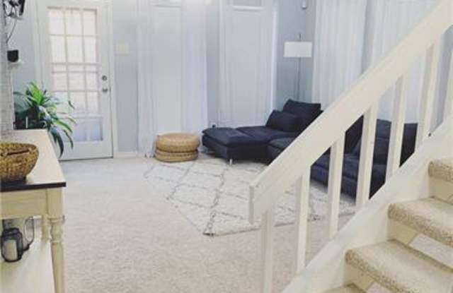 3827 Clover Hill Lane Gallery 4