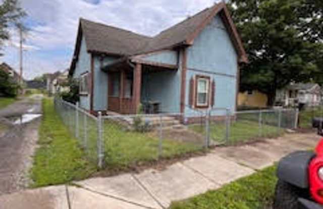 For Rent – 254 N Reisner St, Indianapolis, IN 46222 Newly Remodeled 2BD/1BA Near IUPUI  Downtown Indy! photos photos