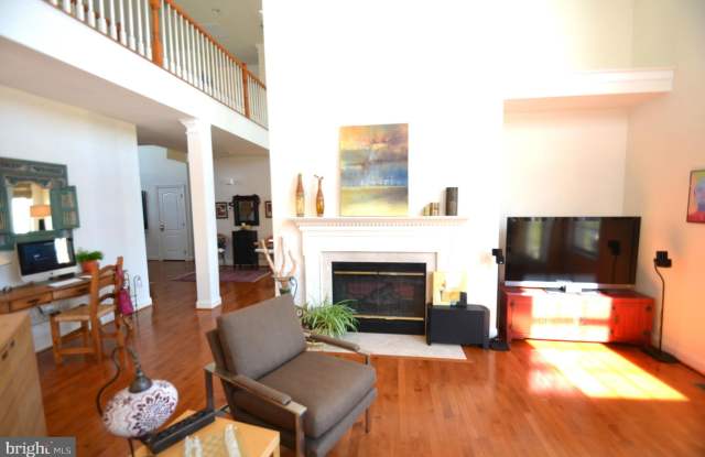 15115 JUPITER HILLS LANE Gallery 3