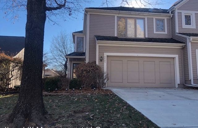 8405 W 119th Terr - 8405 W 119th Ter, Overland Park, KS 66213