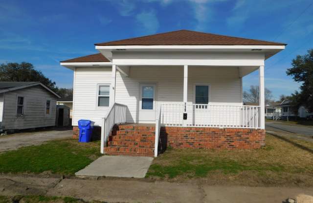 719 Cedar Street - 719 Cedar Street, Beaufort, NC 28516