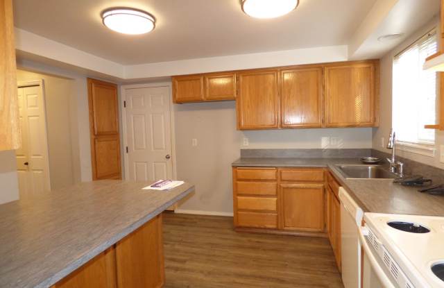 Rent Special: FREE First Full Month's Rent - 3 bed 2 Bath - Single Level home photos photos