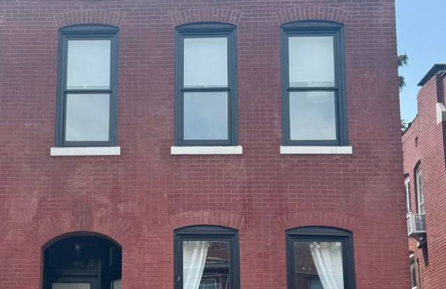Gorgeous Fox Park Townhome Gallery 1