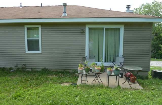9708 W 52nd St - 9708 West 52nd Street, Merriam, KS 66203