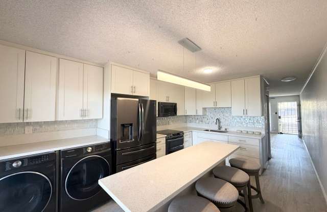 Ridgeway C - 2 bedroom/1 bath Newly Renovated Townhouse with 1 Parking Stall photos photos