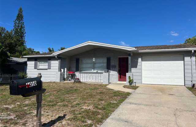 1050 CROYDON LANE photos photos