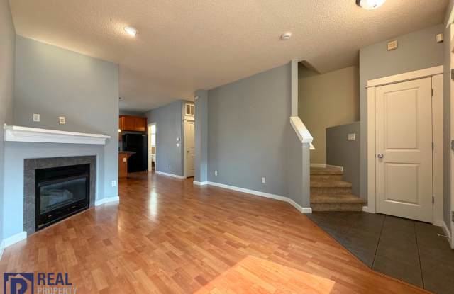 Bright 2-Bed, 2.5-Bath Beaverton Townhouse with Attached Garage & AC Gallery 4