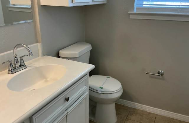 230 East Esther Street photos photos