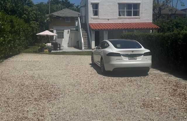 2255 SW 10th St - 2255 Southwest 10th Street, Miami, FL 33135