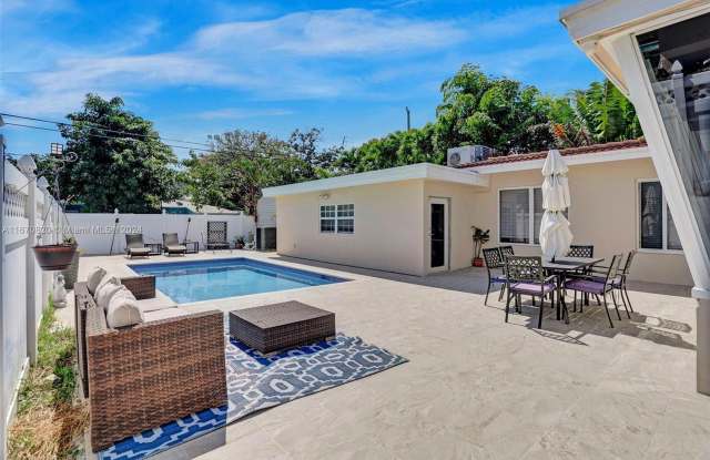 1430 WASHINGTON ST HOLLYWOOD, FL 33020 - 1430 Washington Street, Hollywood, FL 33020